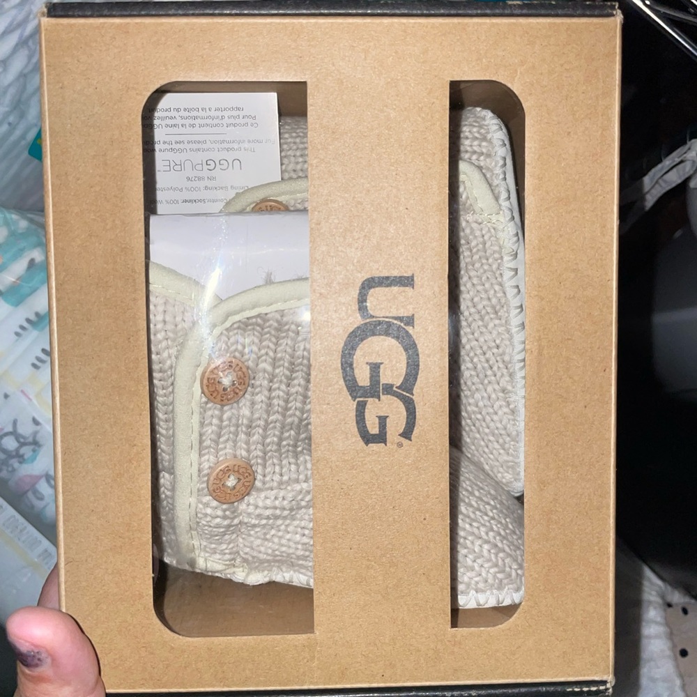 UGG NEW IN BOX baby 4/5 unisex BOOTS